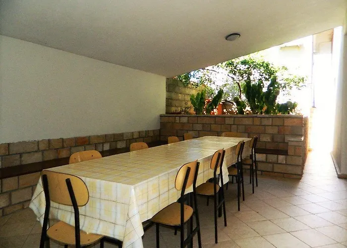 House Fani Zastrazisce